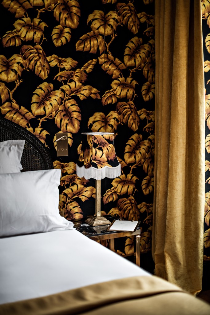 hotel-providence-paris-deluxe-room-decor